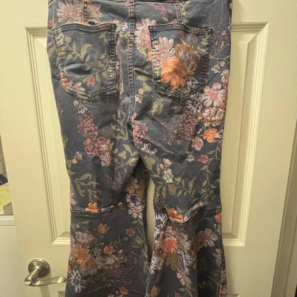 We The Free Floral Ankle Pants - Black and Red - Picture 5 of 6